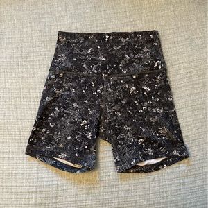 Lululemon 6” align biker short